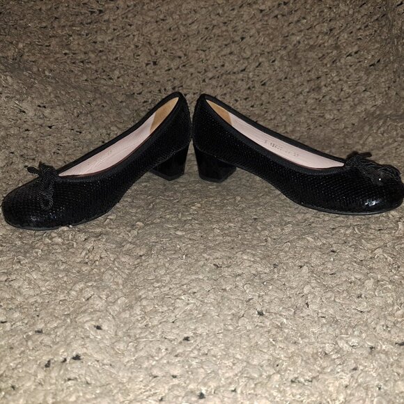 PRETTY BALLERINAS-Black Sequined-Bow-Heel 1.75" Patent Leather-Sz 37-Near Mint - Picture 4 of 6